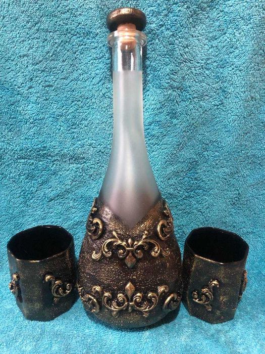 Ръчно декориран комплект за подарък Бутилка с Чаши комплекти за Повод