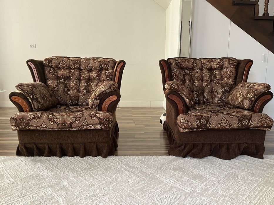 Диван с двумя креслами