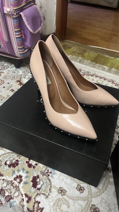 Туфли с камнями очень красивыц