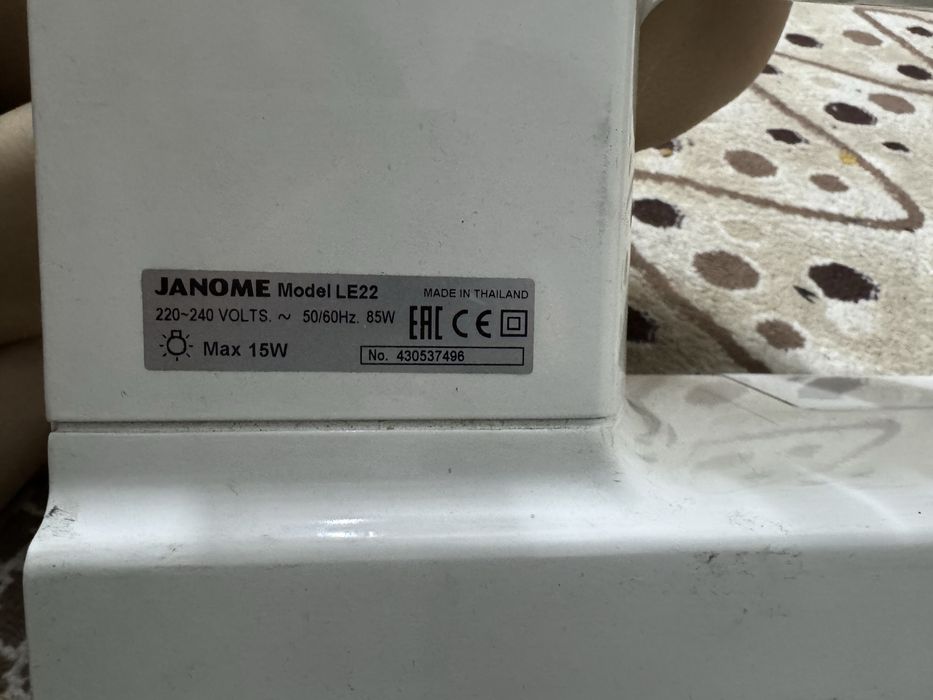 Швейная машина Janome