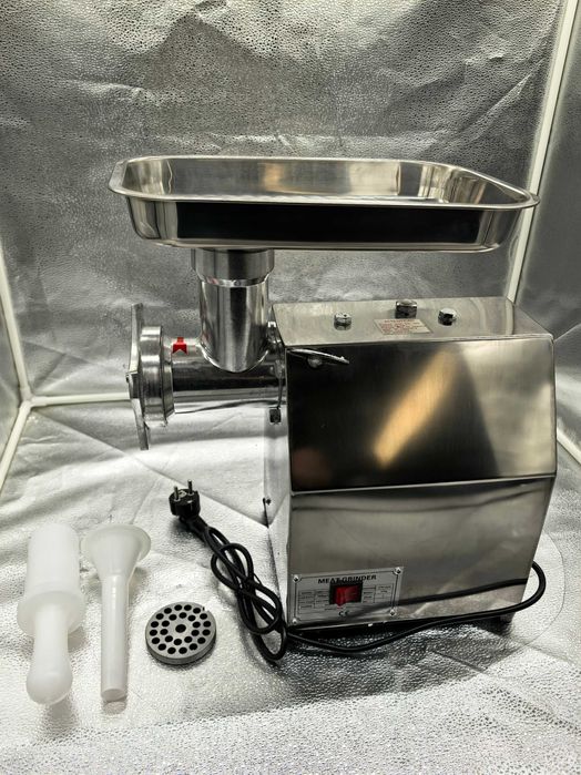 Masina tocat carne profesionala 950W 799 lei