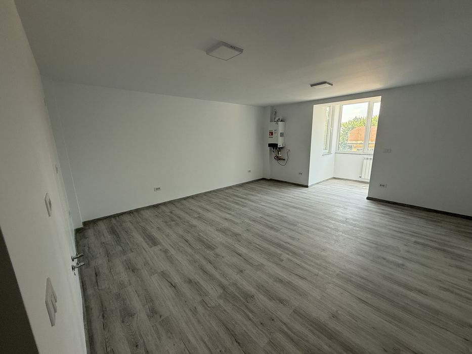 Spatiu comercial 100 mp utili