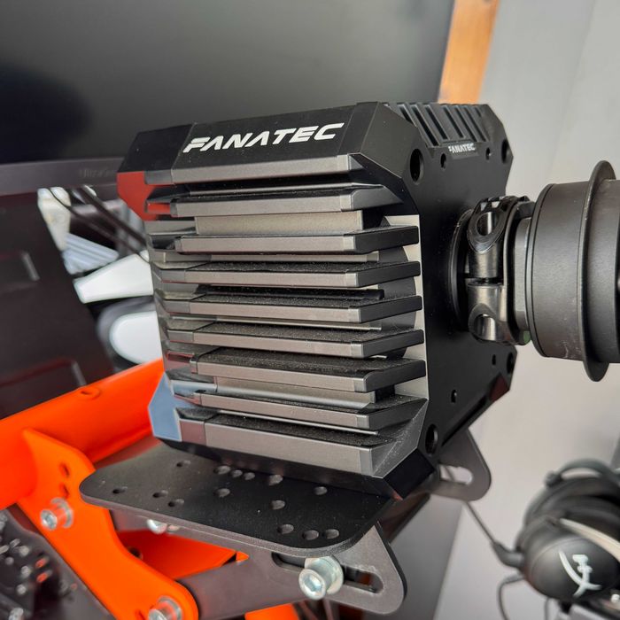 Fanatec CSL DD 8Nm + McLaren GT3 V2 (Метален QR2) + CSL Pedals + Стойка за бюро