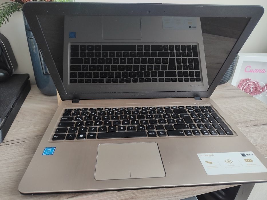 Лаптоп ASUS R540SA