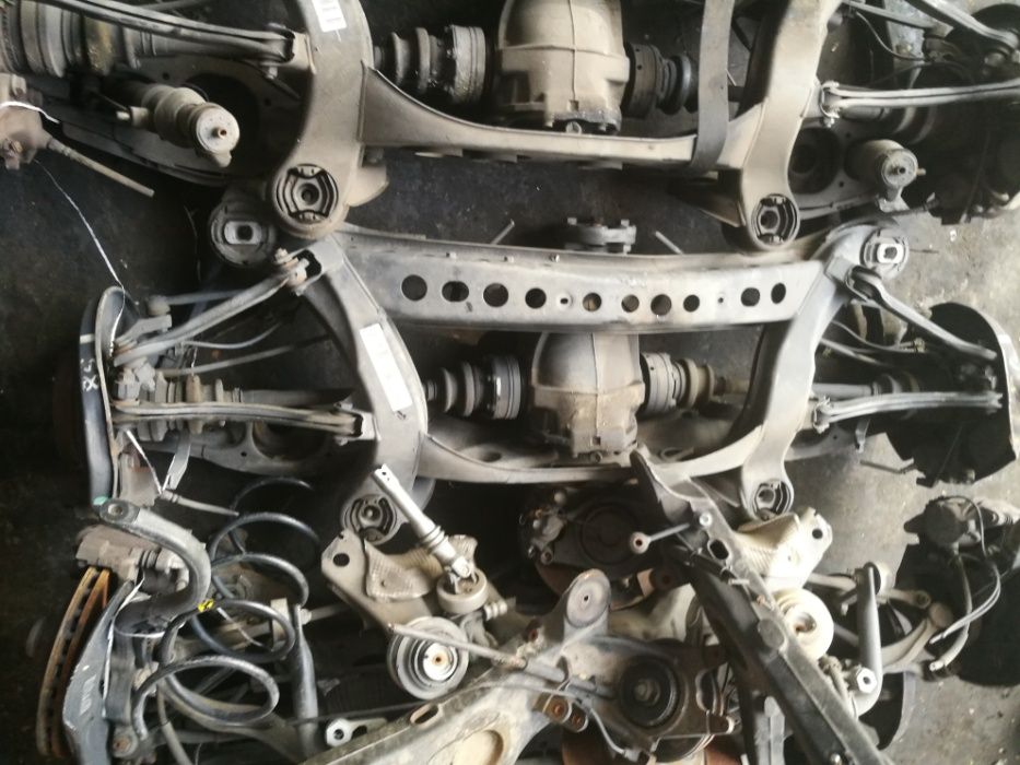 На Мерседес рычаг задний цапфа, подшипник, датчик, диск, суппорт, болт