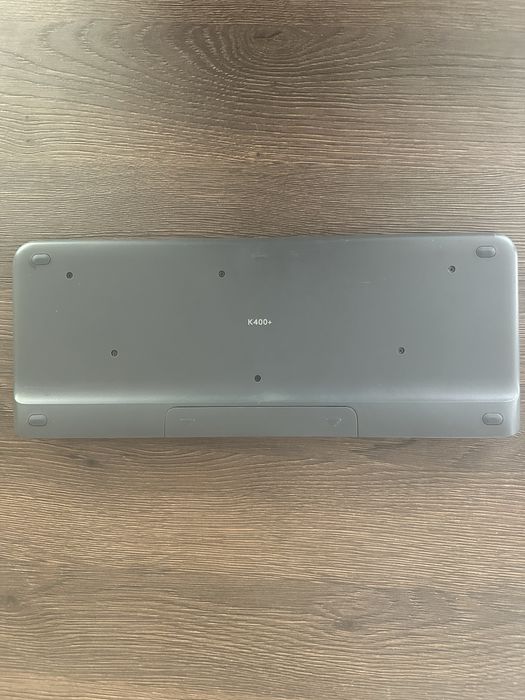 Безжична клавиатура Logitech K400 Plus c вграден тьчпад — идеална за Smart TV