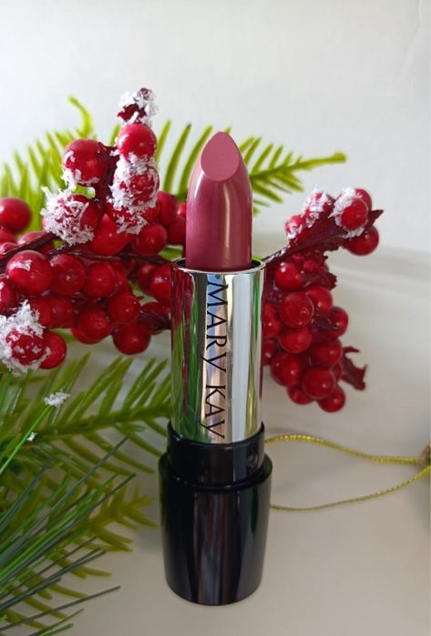 Помада , блеск от Мэри Кей