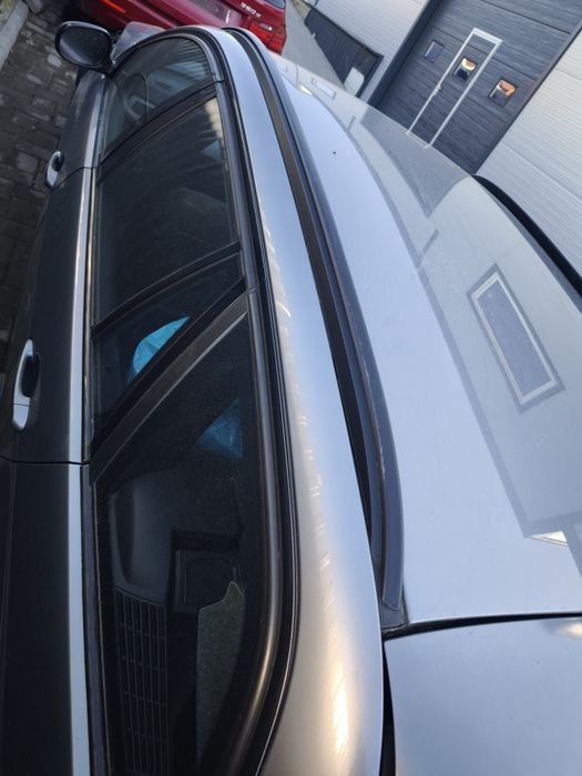 Ornamente cupola bara longitudinala BMW seria 3 E91 negre