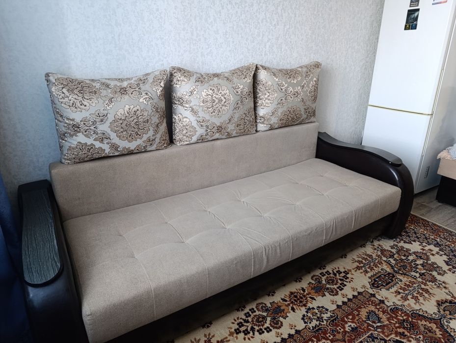 Продаётся диван и пуфик