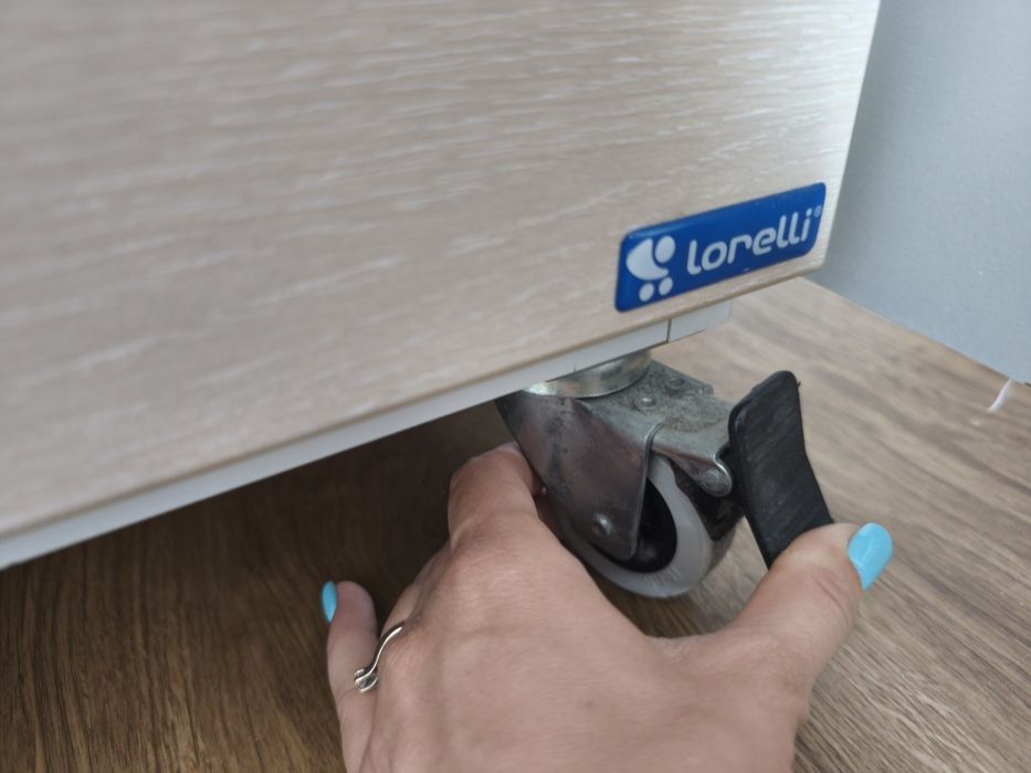 Кошара Лорели с чекмеджета и колелца