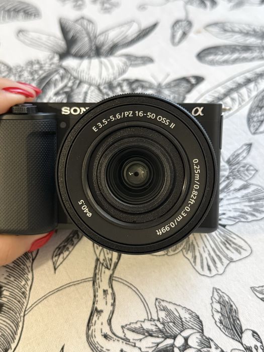 Фотоапарат Sony ZV-E10+ обектив 16-50mm + светкавица IM30