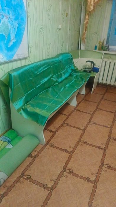 длинное сиденье для гостиной