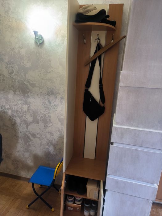 Прихожая с двумя шкафами