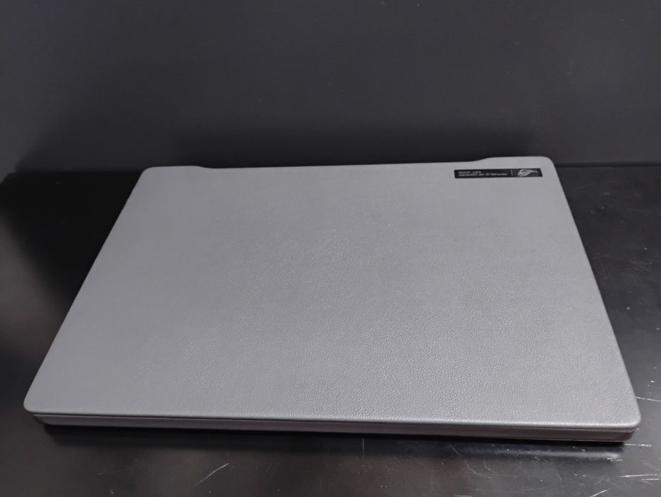 Laptop Asus - carcasă Zephyrus G14