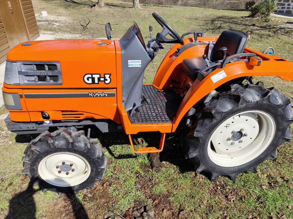 Трактор Kubota GT3 4х4 23 к.с. с мулчираща косачка и теглич
