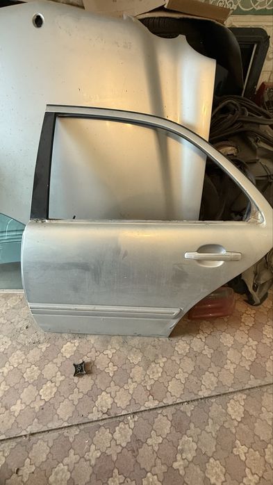 Кузовный детали от мерс 210