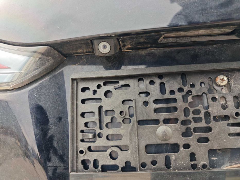 На части Lexus CT200H Hybrid Camera всичко работи