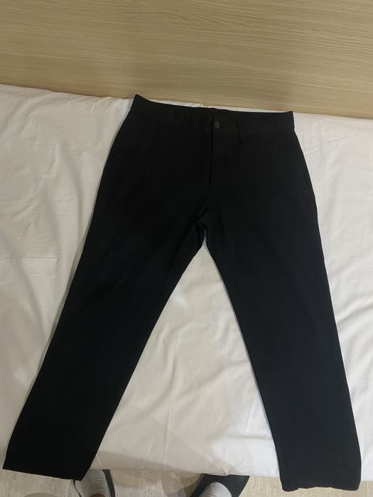 Pantaloni Lungi Negri Eleganți Zara – Potriviți pentru Orice Stil (L)