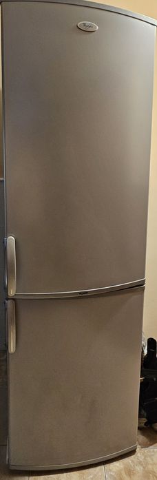 Холодильник марка Whirlpool