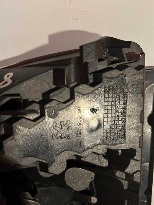 решетка емблема Peugeot 308 модел 2007-2013г. #078S.