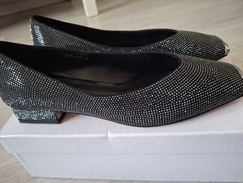 "Мода и стиль" женские туфли