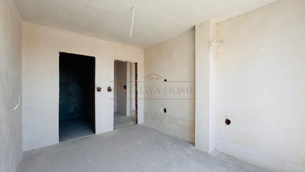 Продава се Четиристаен апартамент в Бургас, Сарафово - 155 кв.м за 1078 €/кв.м - Снимка #3