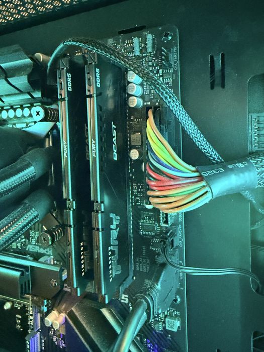 Мощно PC ASRock Gaming - Intel i9 с водно, 32TB DDR5, 1TB m.2 SSD