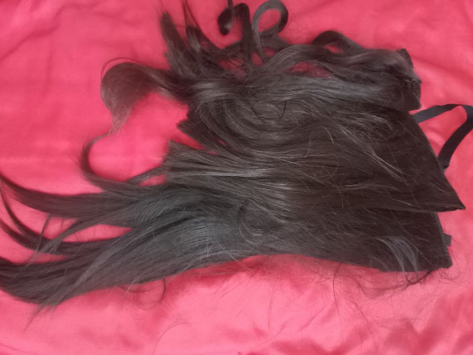Продаю парики натуральный волосы 100%.