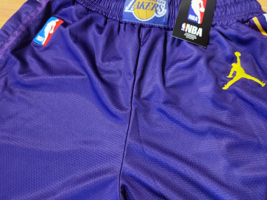 Баскетболни шорти на La Lakers и Chicago Bulls