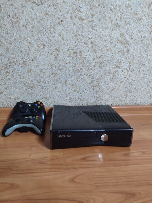 XBOX 360 Elite..