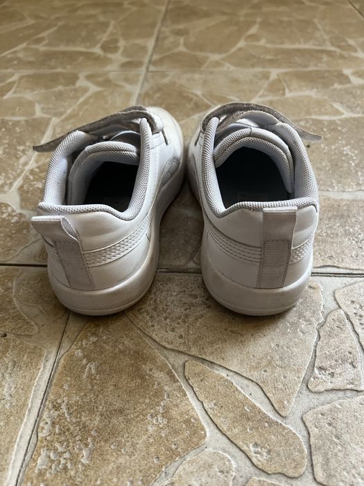 Бели маратонки Puma