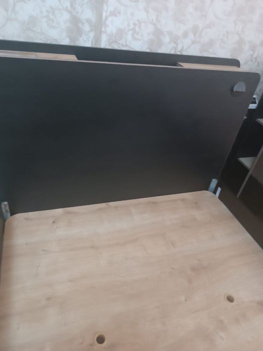Продается кровать Cilec (Black).