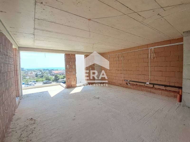 Продава се Тристаен апартамент в к.к. Св.Св. Константин и Елена - 137 кв.м за 2103 €/кв.м - Снимка #1