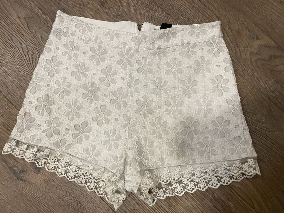 Два чифта къси гащи