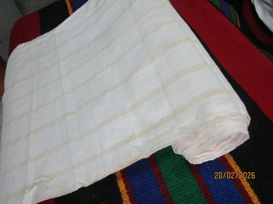 Автентичен кенарен плат с жълти свилени ивици