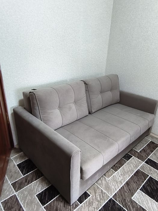 Продам диван раскладной,ширина 160