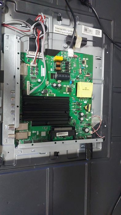 Remont Televizor avto monitor teyes tesla  tez va sifatli