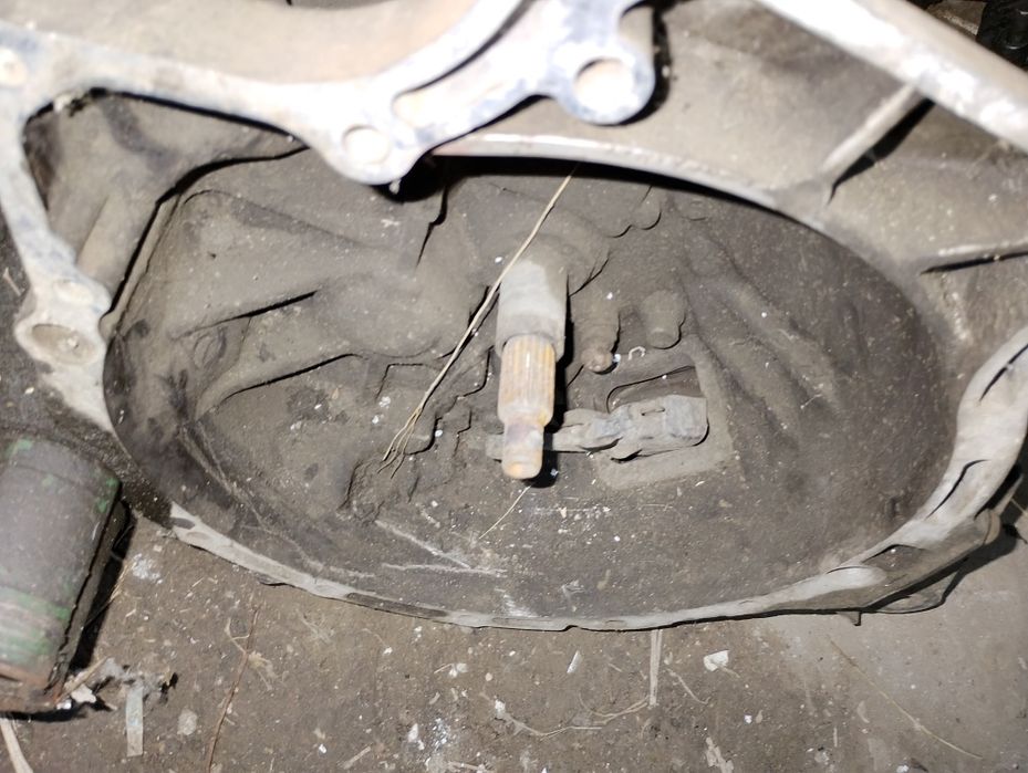 Коробка на мазду