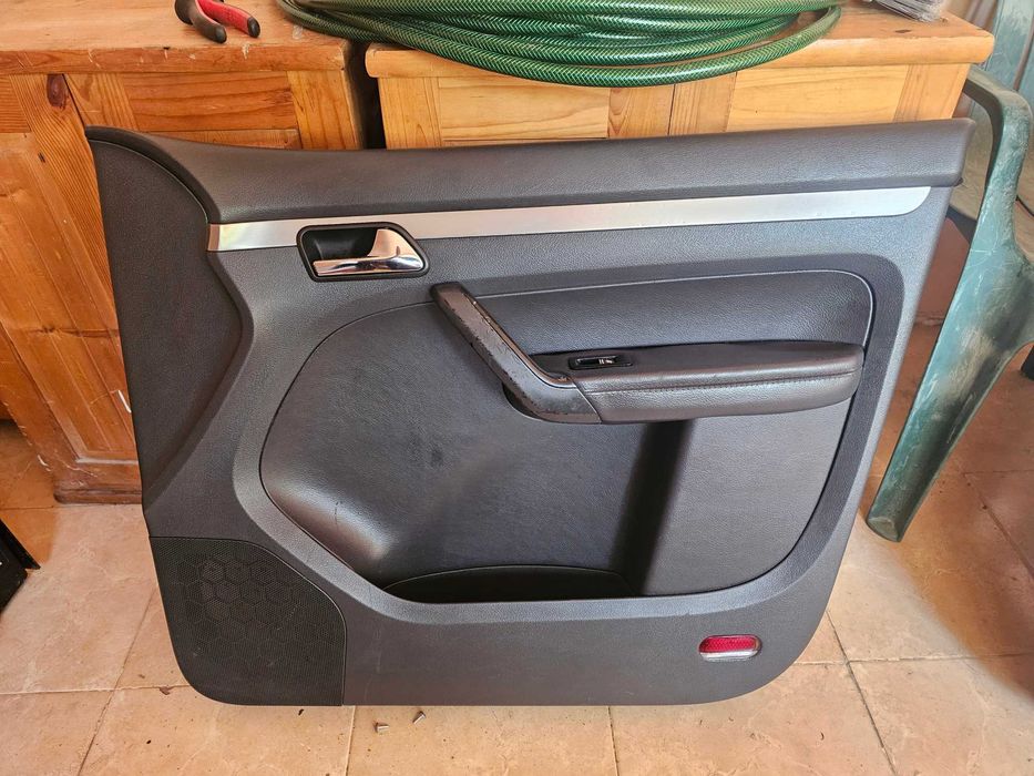 Кожени кори за VW Touran 2004-2012