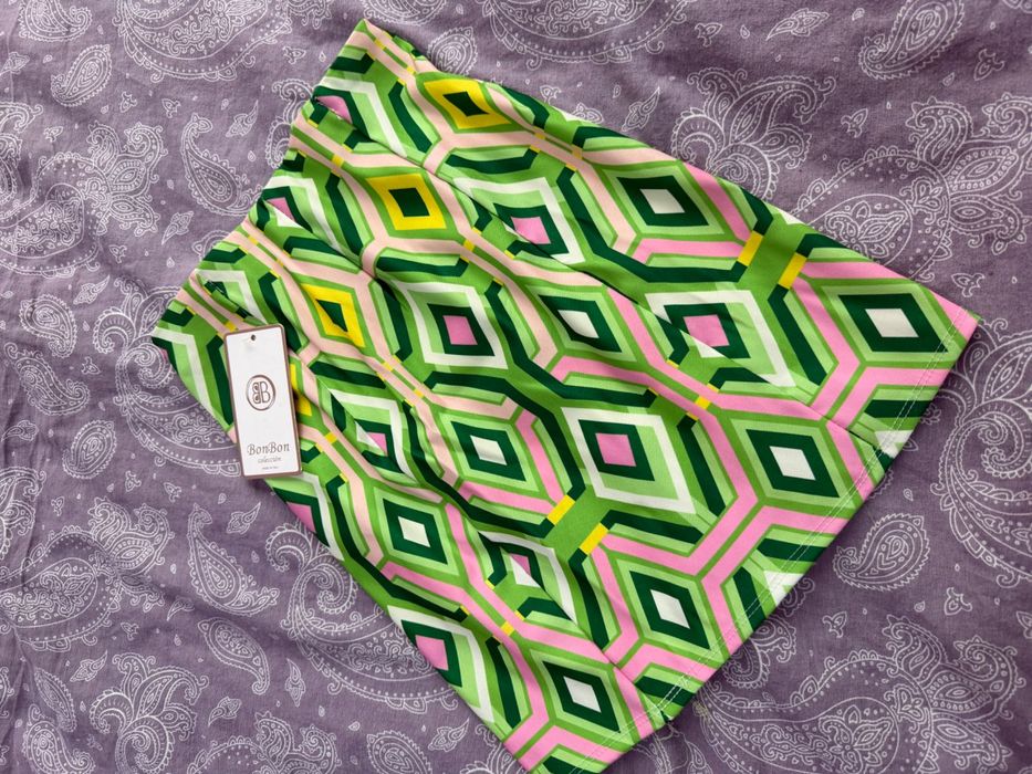 Нова пола с етикет