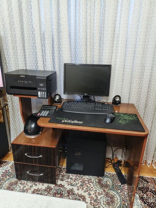 Компьютерный столик