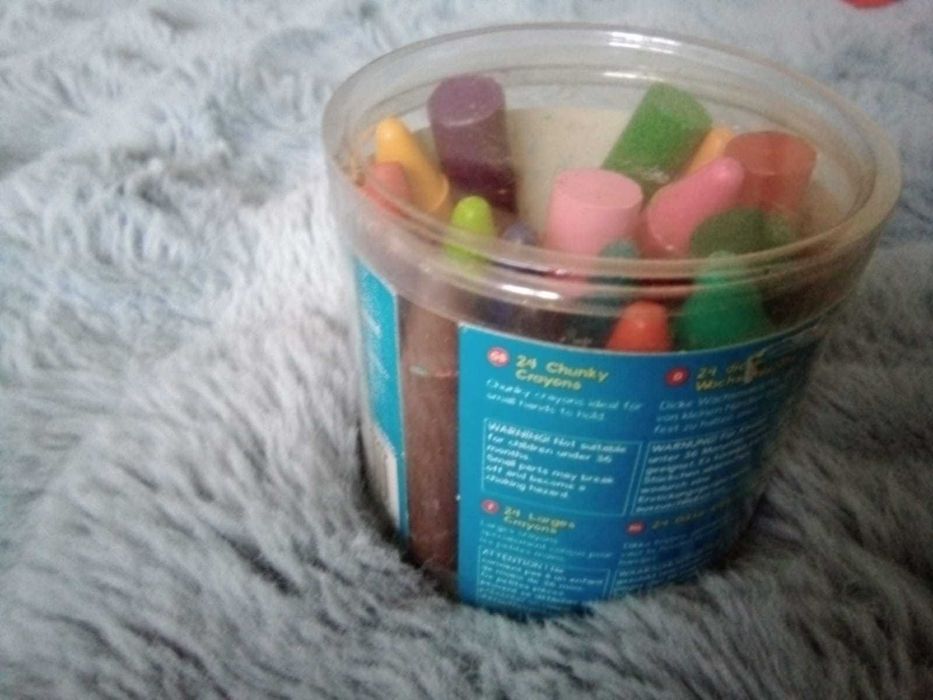 Creioane de desenat pe cada/pereti