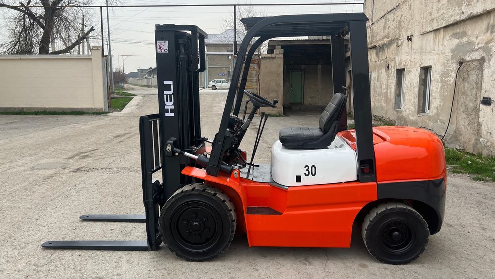 Вилочный погрузчик кара автокара