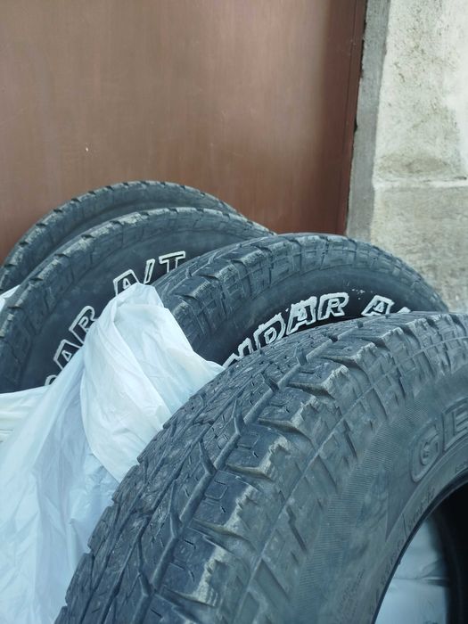 Гуми за джип 17 A/T Yokohama 245 75 17