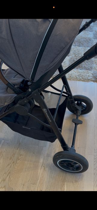 Cărucior Kinderkraft sport, roți foarte bune, cu husă ploaie