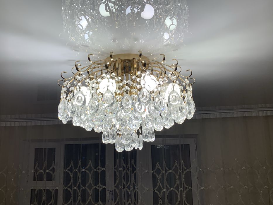 Люстра в хороше состоянии