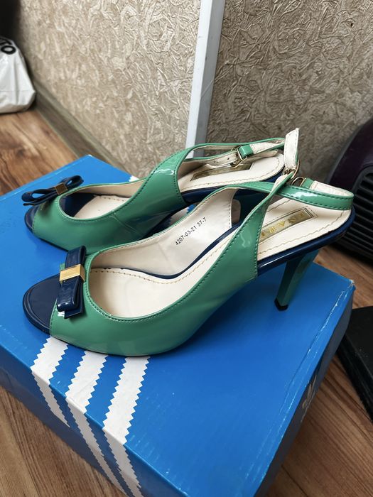 Продам Женские туфли