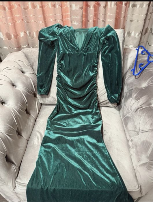 Rochie lunga eleganta din catifea verde inchis