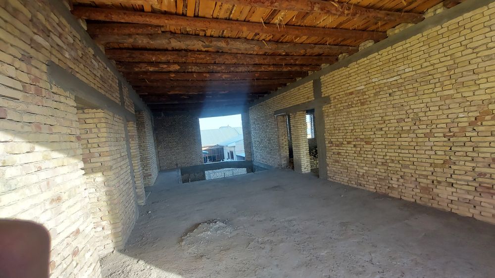 Продаётся 2 этажный недостроенный участок в городе 7 соток