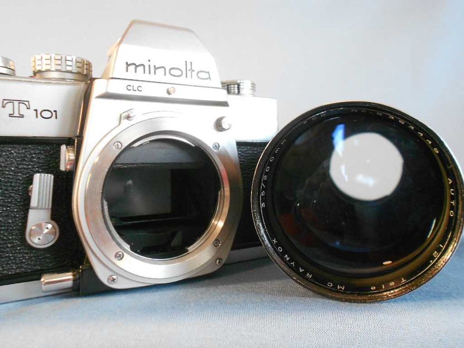 Minolta srt-101 cu obiectiv 200mm, aparat foto film clasic emblematic